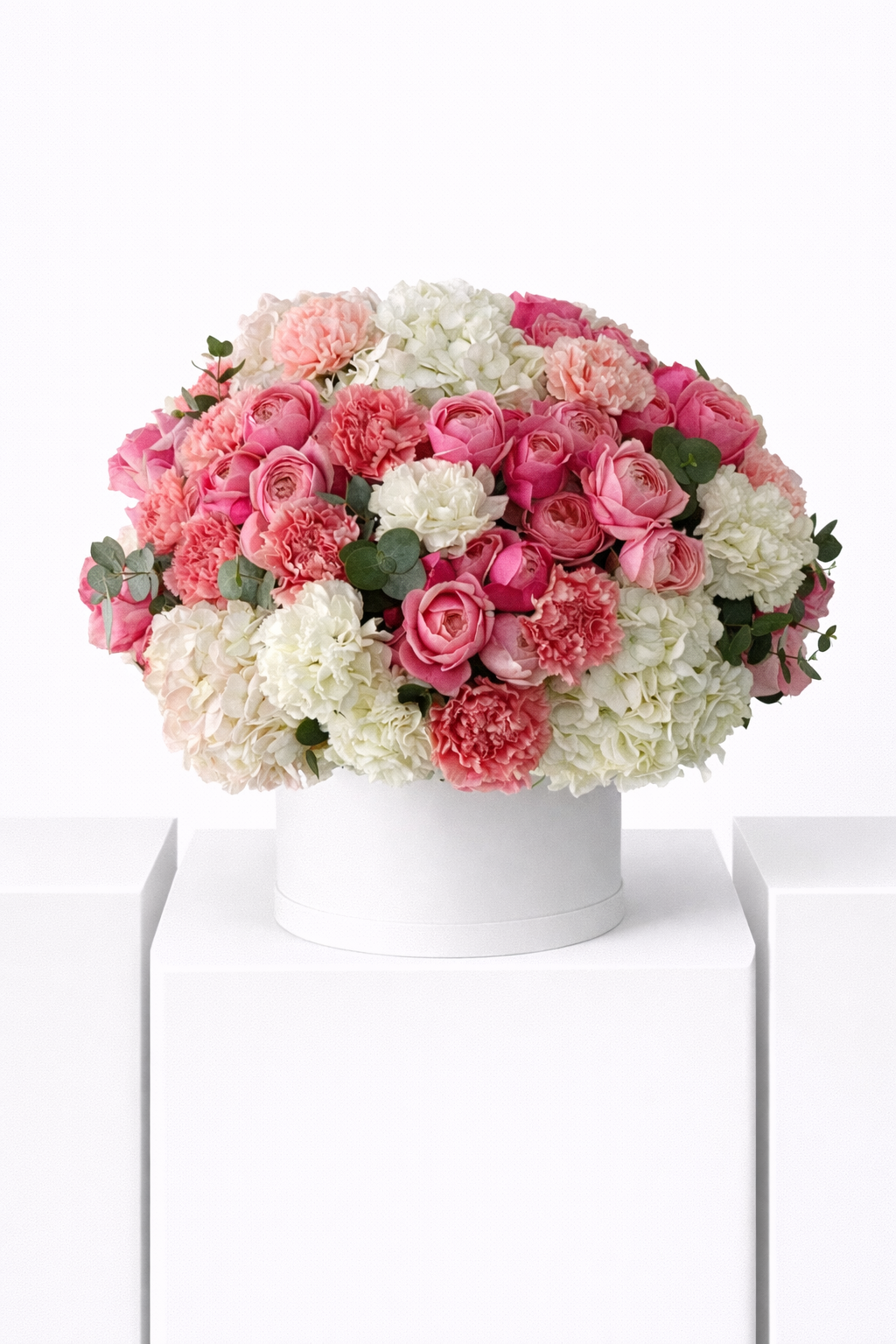 Blush Garden Box - BB Flowers UAE